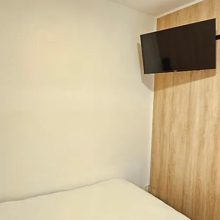 酒店 沙勒罗瓦典雅生态酒店 *